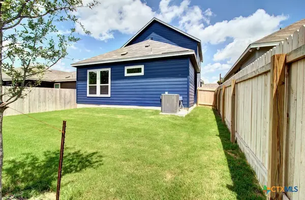 868 Farmhouse Trail, New Braunfels, TX 78130