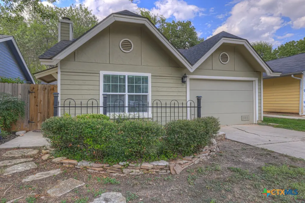 3915 Chimney Springs Drive, San Antonio, TX 78247 - Image #1