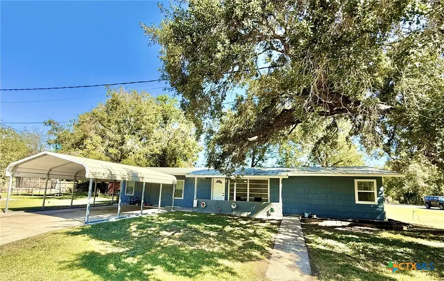 502 Flournoy Street, Edna, TX 77957 - Image #2