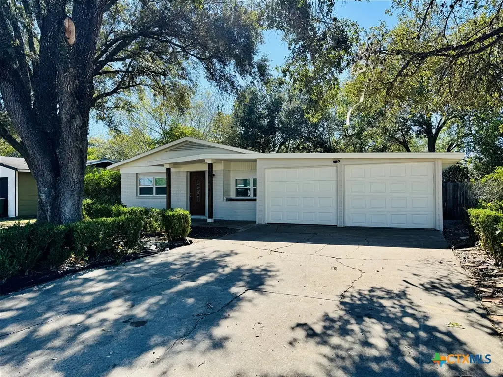 2403 E Mimosa Avenue, Victoria, TX 77901 - Image #1