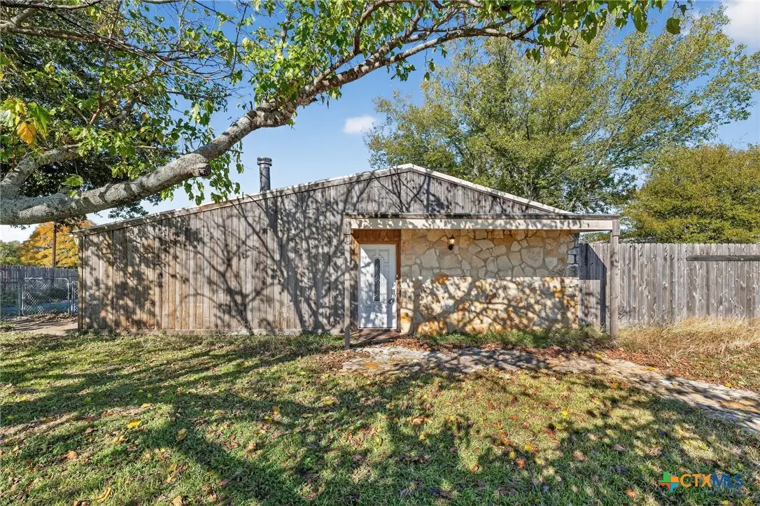 205 Lakewood Drive, Gatesville, TX 76528 - Image #1