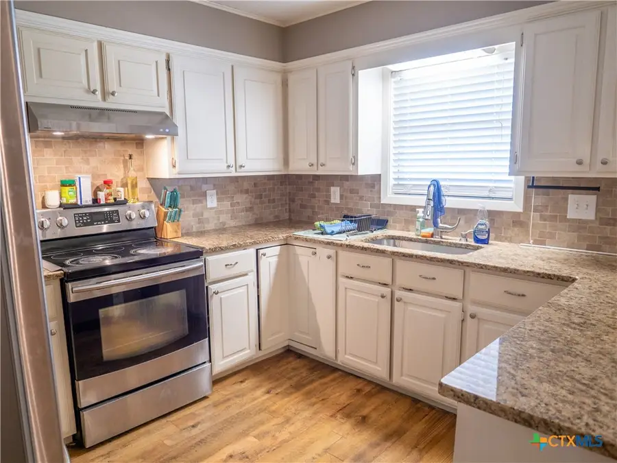 716 Westwood Drive, Port Lavaca, TX 77979 - Image #3