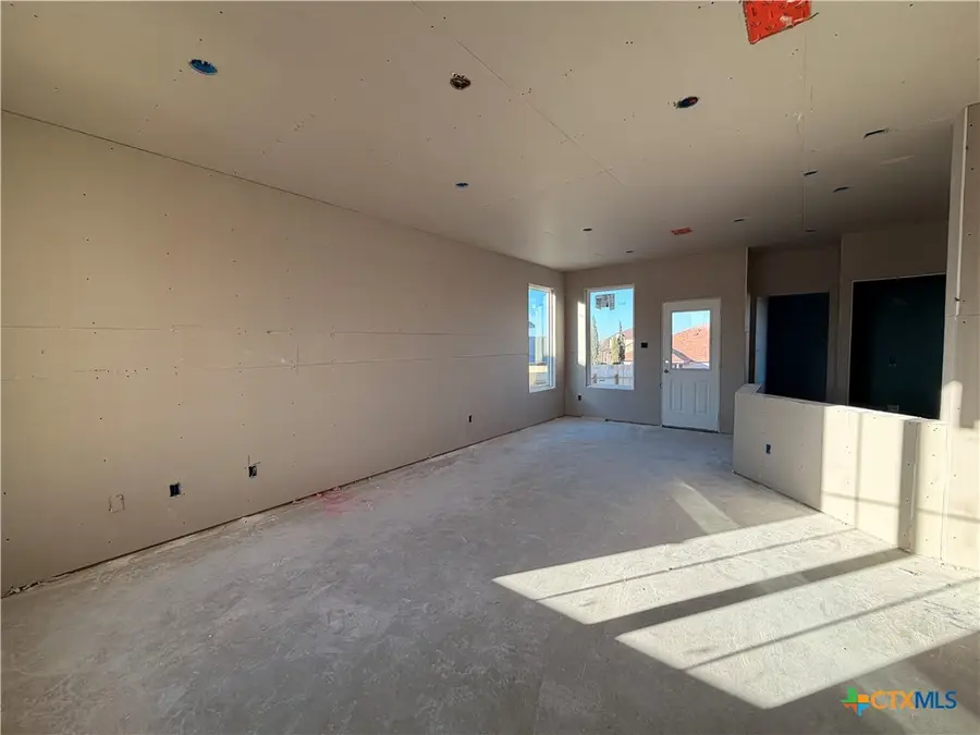 410 University Avenue, Troy, TX 76579 - Image #3