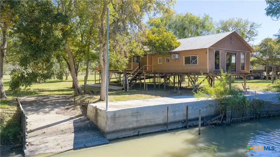 587 Guadalupe River Drive, Tivoli, TX 77990 - Image #3