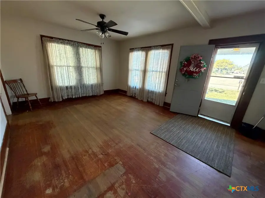 818 E Titus, Mexia, TX 76667 - Image #2