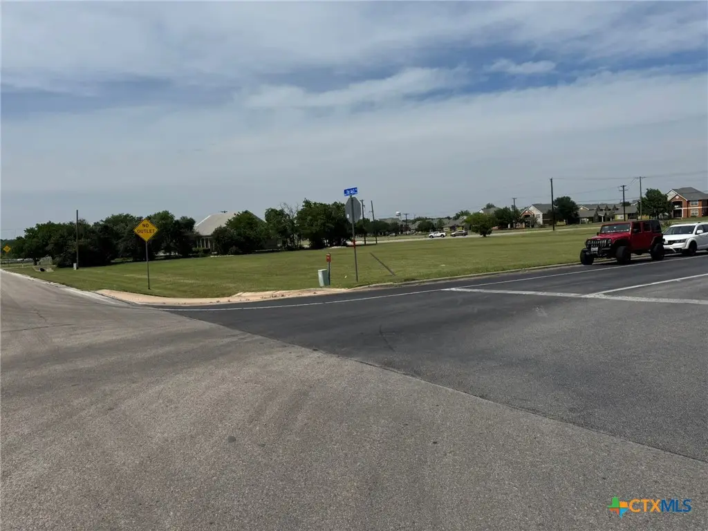909 Old 1460 Trail, Georgetown, TX 78626 - #1