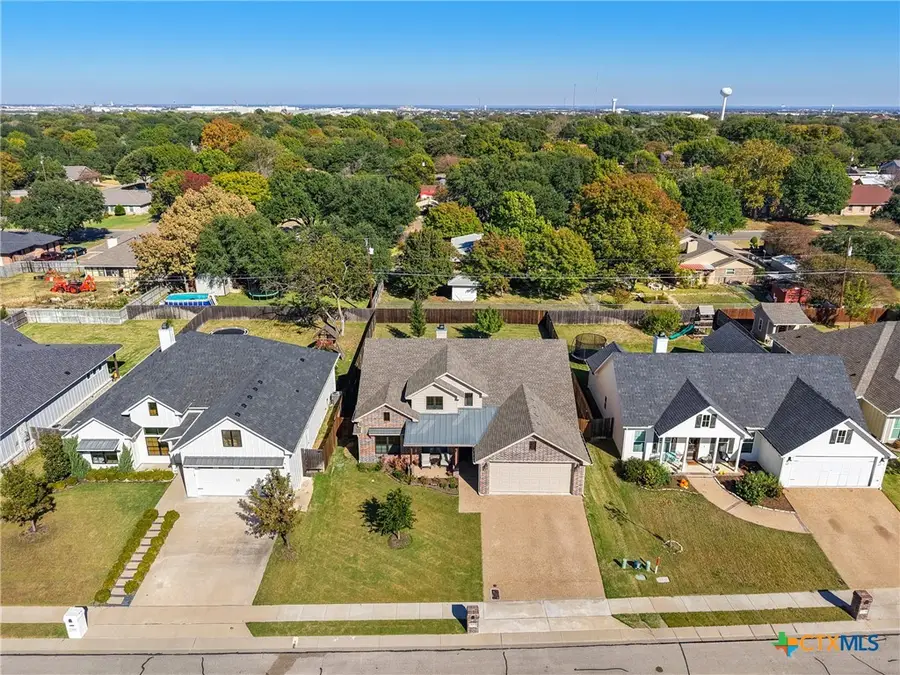 10317 Fallen Leaf Drive, Waco, TX 76712 - Image #3