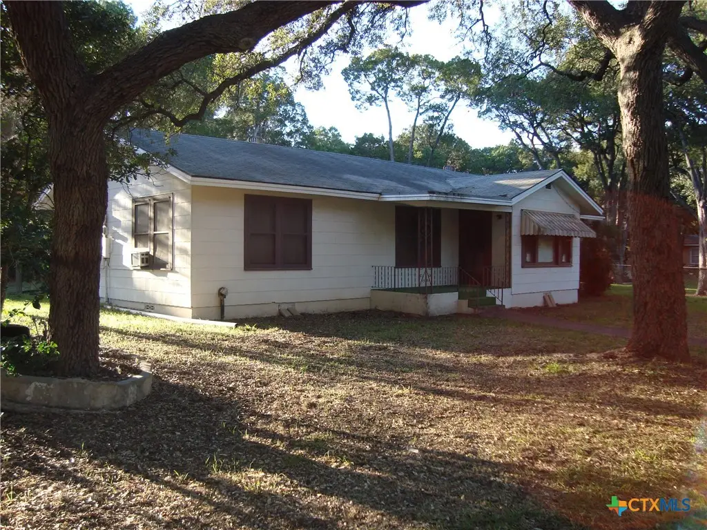221 Woodland Avenue, New Braunfels, TX 78130 - Image #1