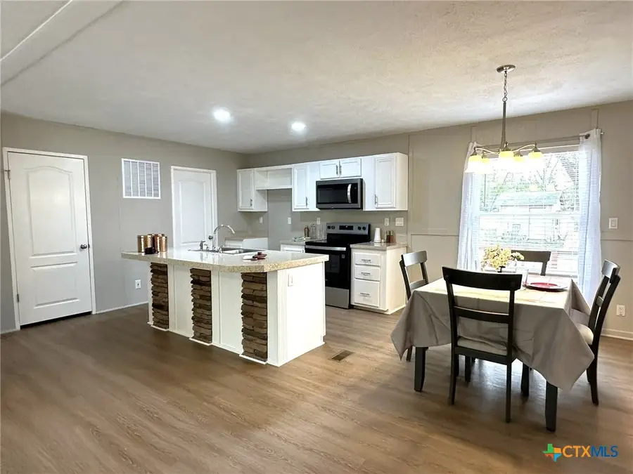 4051 Sutherland Springs Road, Seguin, TX 78155 - Image #3