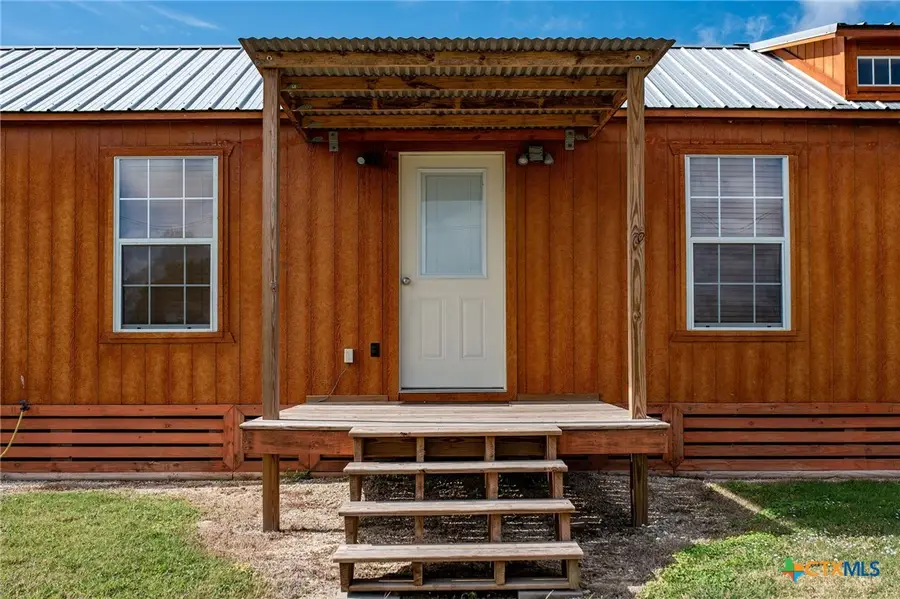 1101 W Houston Avenue, Seadrift, TX 77983 - Image #2