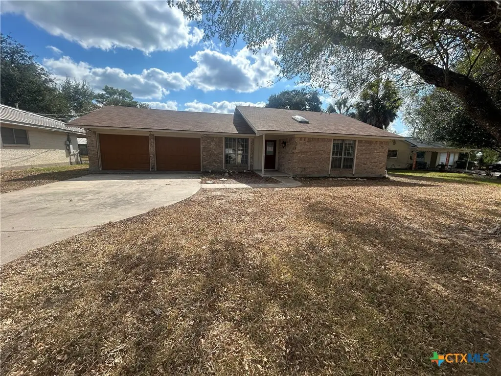 607 W Johnson Street, Cuero, TX 77954 - Image #1