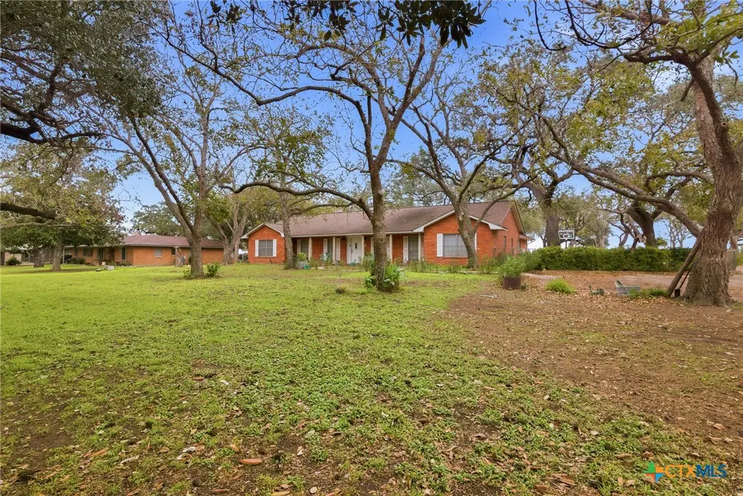 1771 Us Highway 77a, Yoakum, TX 77995 - Image #1