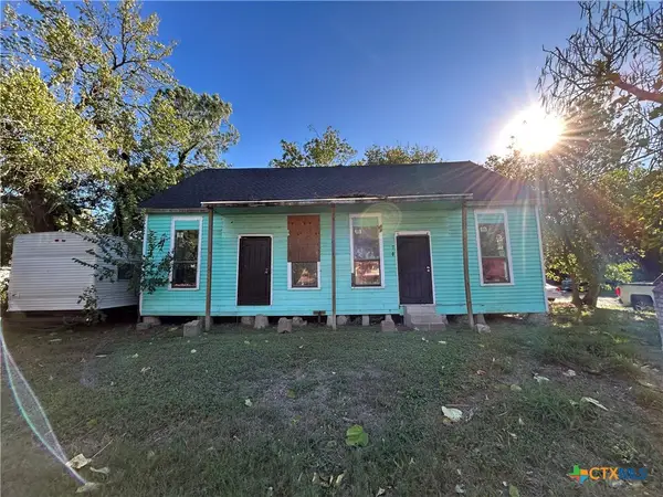 701 E River Street, Victoria, TX 77901