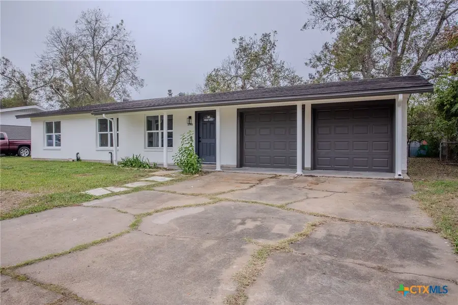 3701 Redwood Drive, Victoria, TX 77901 - Image #2