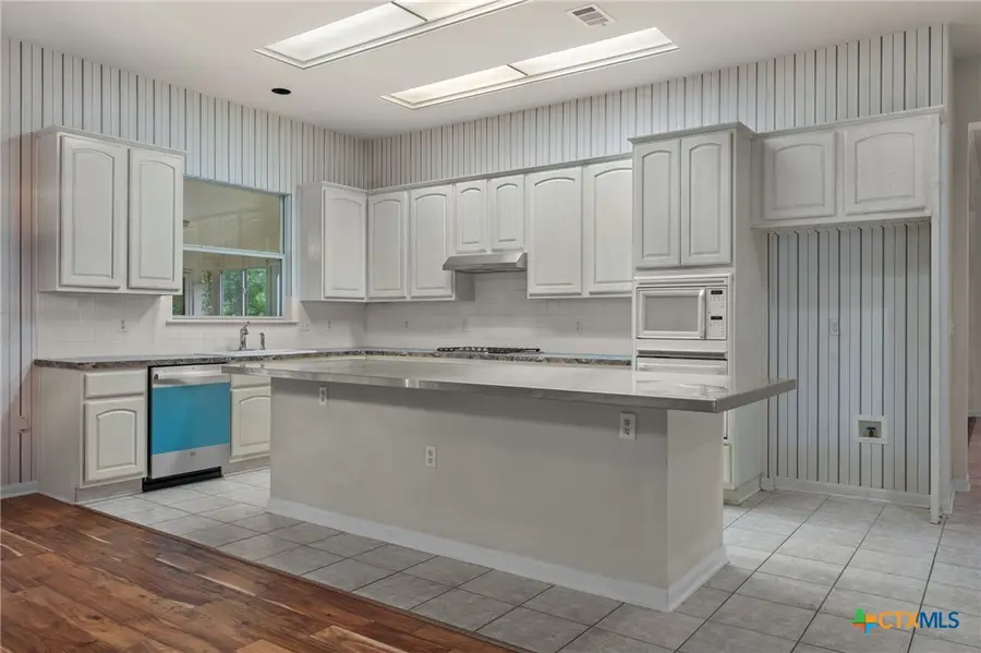 133 Crystal Springs Drive, Georgetown, TX 78633 - Image #3