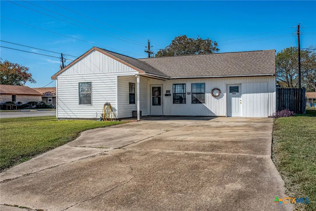 101 Lubbock Street, Port Lavaca, TX 77979 - Image #1