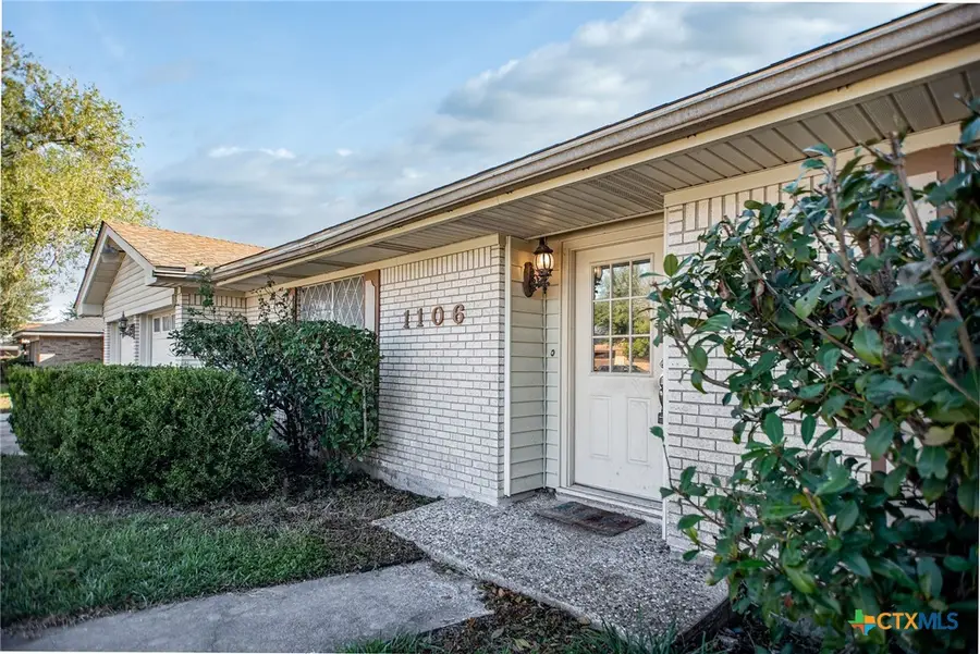 1106 Brookhollow Drive, Port Lavaca, TX 77979 - Image #2