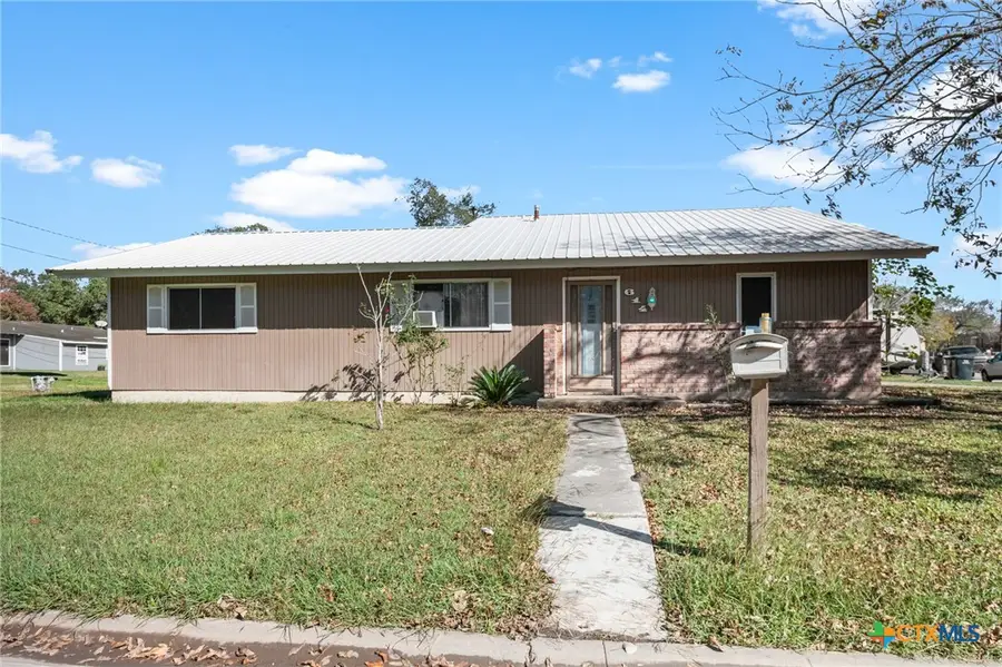 614 Sarah Street, Edna, TX 77957 - Image #2