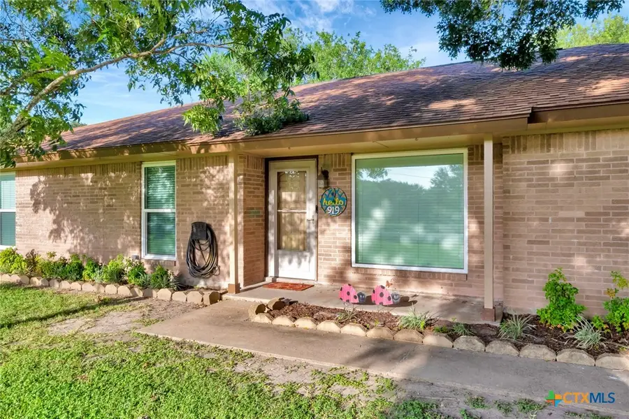 919 Eden Roc Street, Victoria, TX 77904 - Image #2