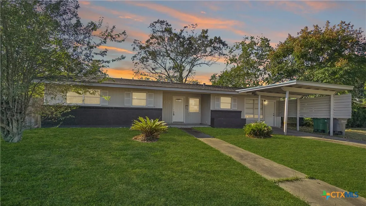 1717 E Mesquite Lane, Victoria, TX 77901 - Image #1