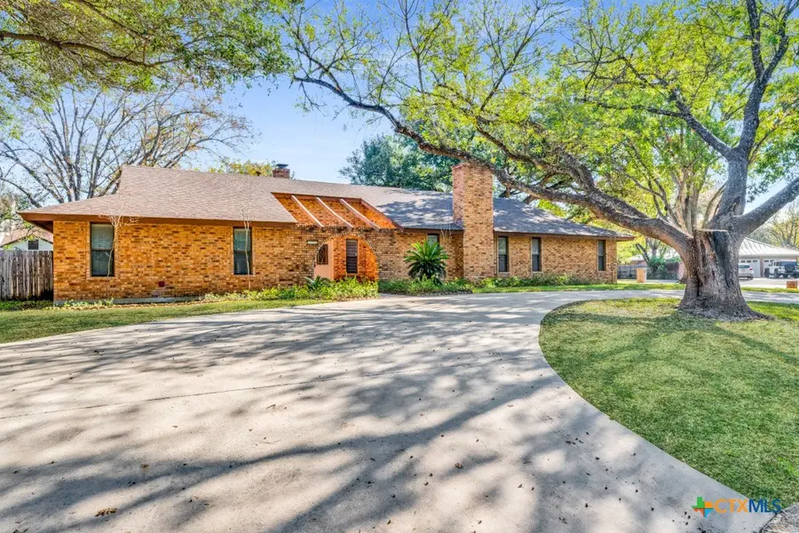 111 Oldtowne Road, Seguin, TX 78155 - Image #2