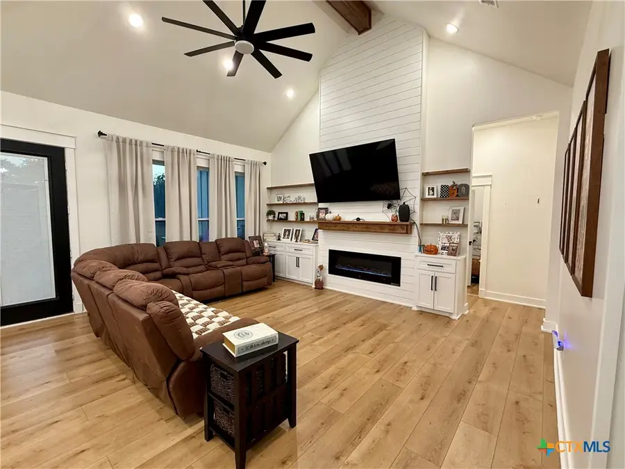 209 Comanche Drive, Gatesville, TX 76528 - #2