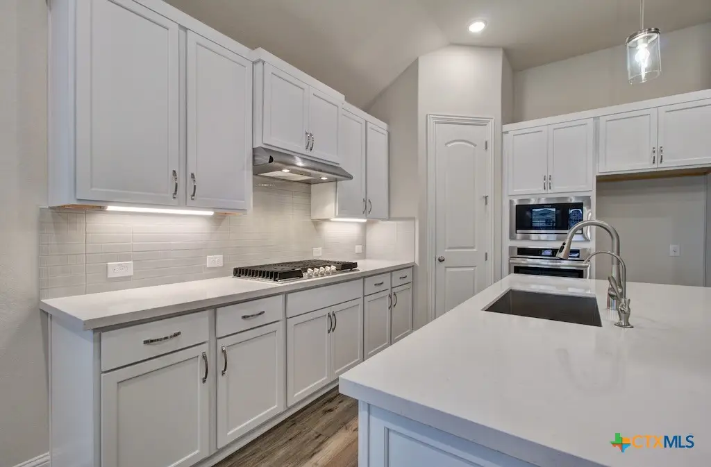 2031 Stephanie Avenue, New Braunfels, TX 78132 - Image #1