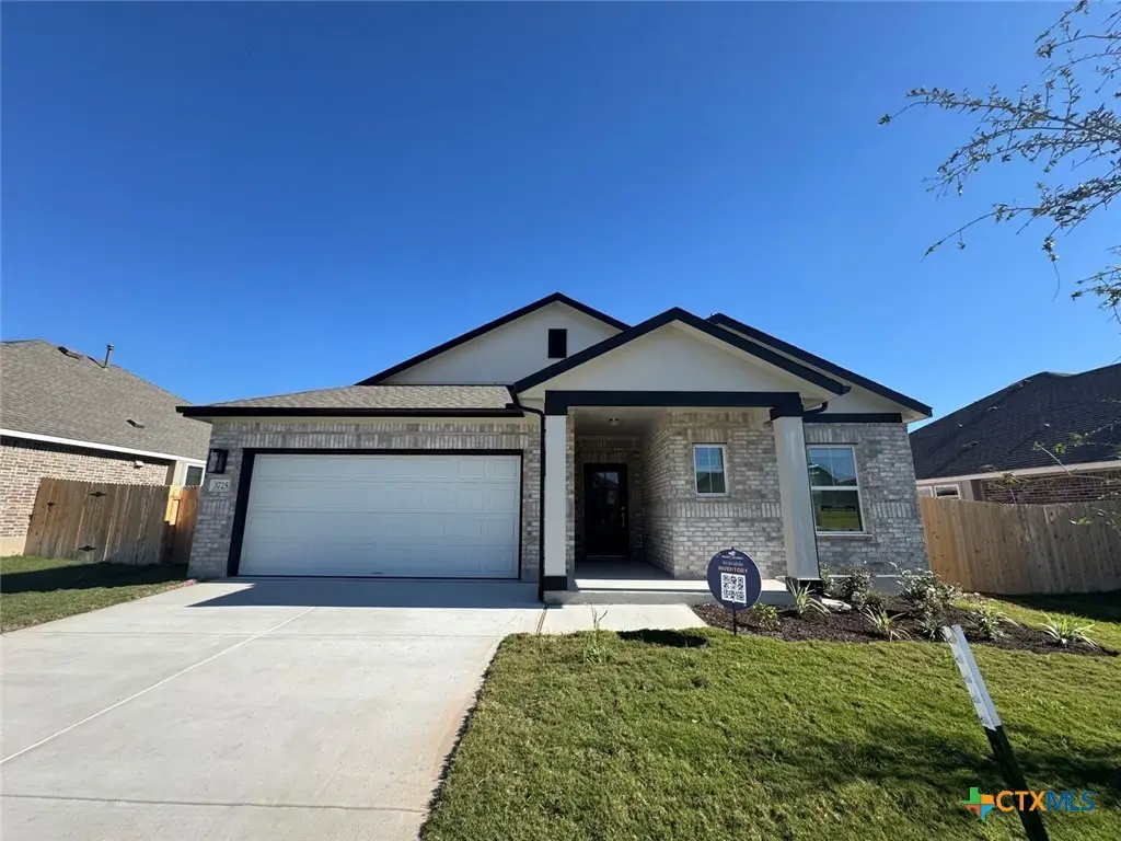 3725 Pin Oak Hills, Seguin, TX 78155 - Image #1