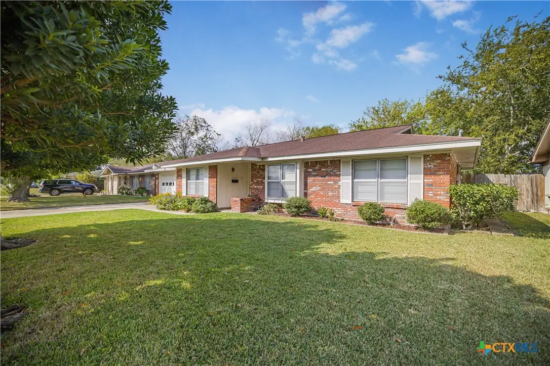 3104 Erwin Avenue, Victoria, TX 77901 - Image #1