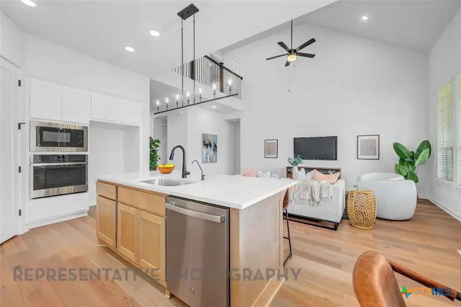 148 Spanish Oak, Castroville, TX 78009 - Image #3