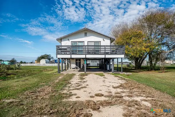 654 Calumet Drive, Palacios, TX 77465