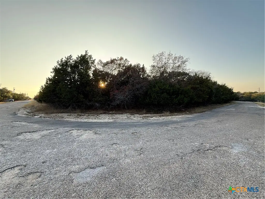 5242 Comanche Drive, Temple, TX 76502 - Image #1