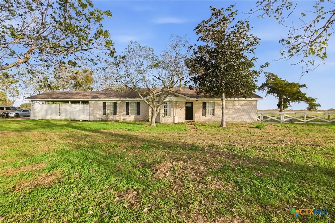680 E Frontage Road, Victoria, TX 77905 - #1