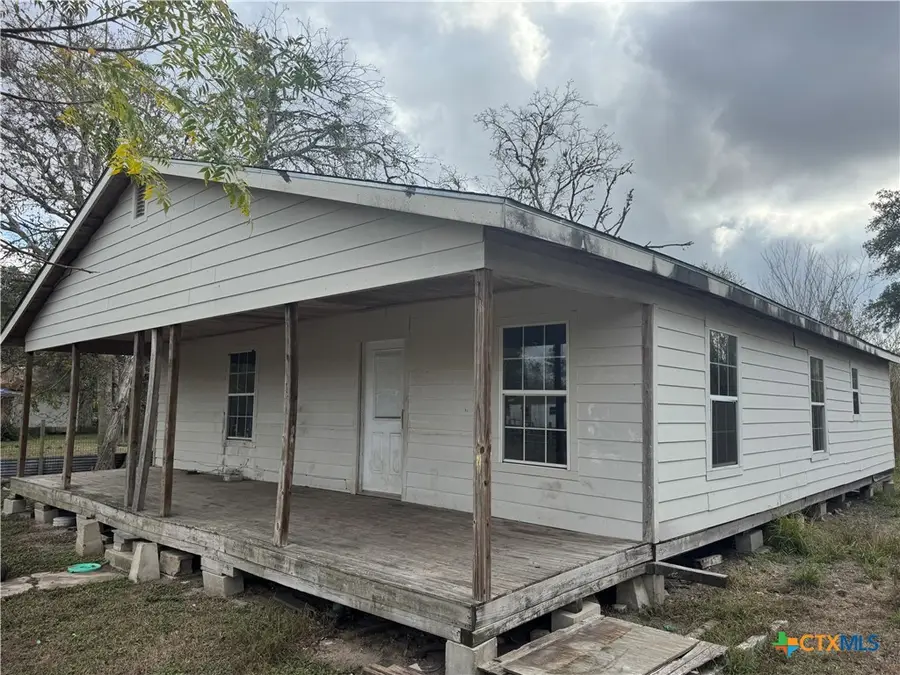 507 King Street, Cuero, TX 77954 - #3