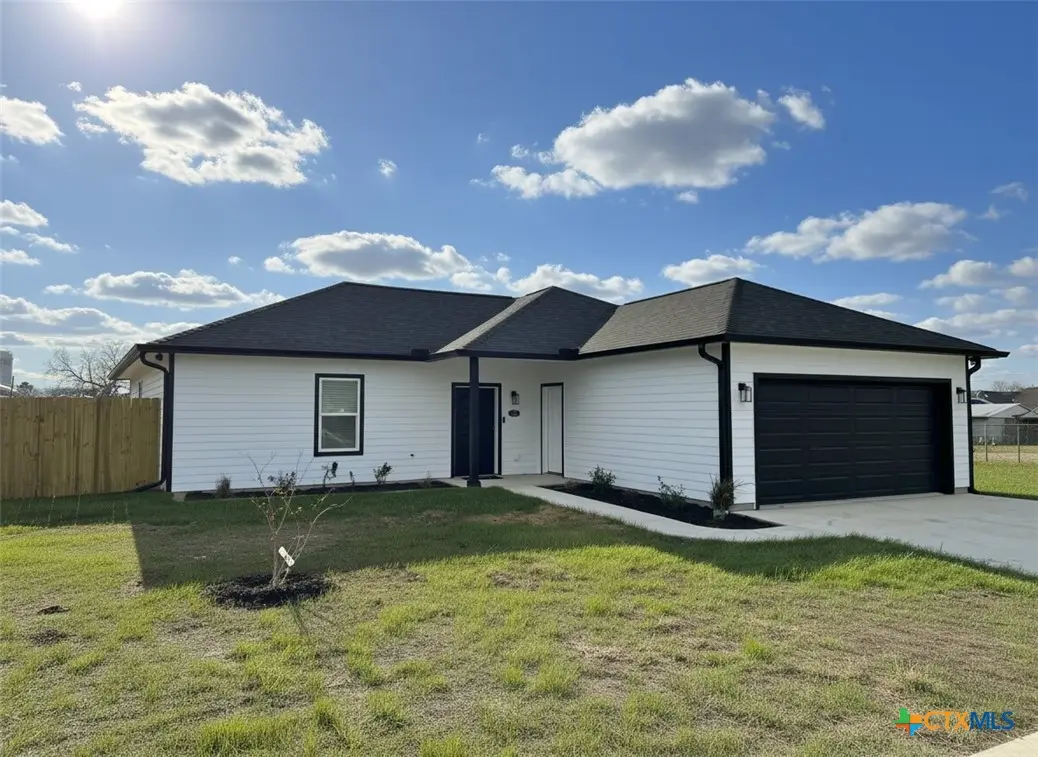 205 Haller Street, Yoakum, TX 77995 - Image #1