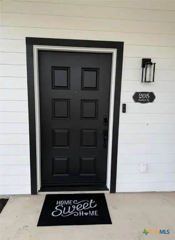 205 Haller Street, Yoakum, TX 77995 - Image #3