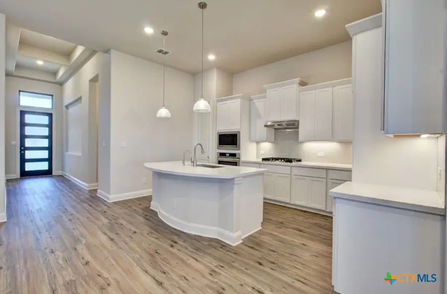 732 Navarro Street, New Braunfels, TX 78132 - Image #2