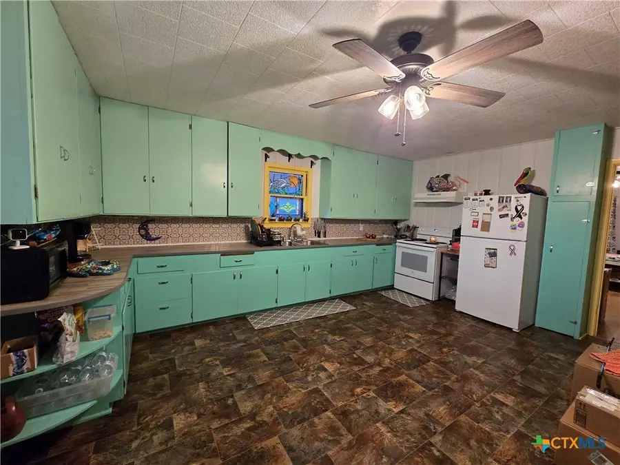 517 Third Street, Cuero, TX 77954 - Image #3