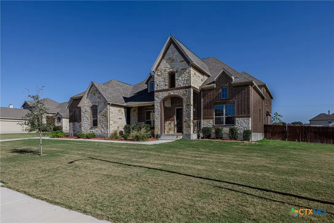 13015 Hunters Trace, Saint Hedwig, TX 78152 - Image #1