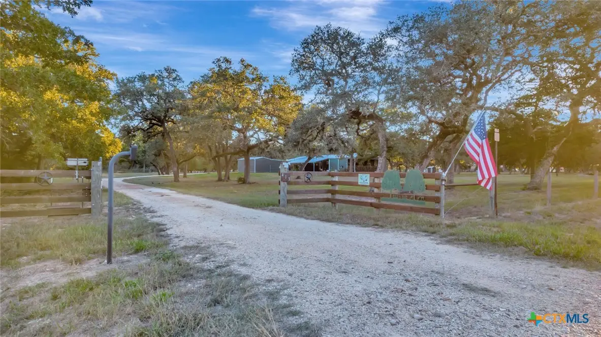 413 Private Road 1051, Hallettsville, TX 77964 - Image #1