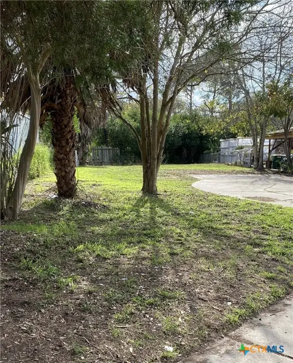 717 Blyth Road, Victoria, TX 77904