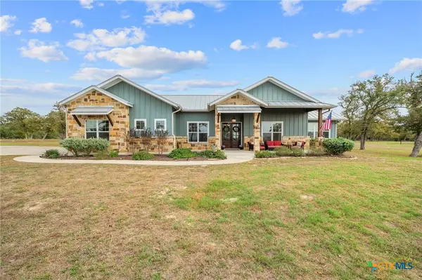 1665 Sunflower Trail, Luling, TX 78648