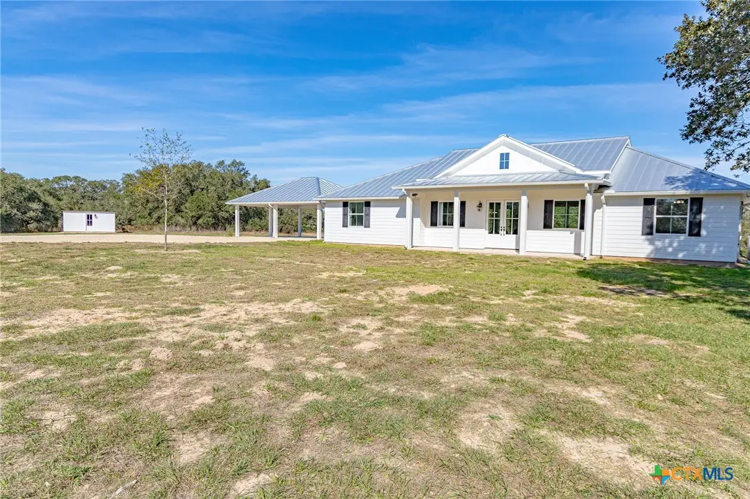 725 Private Road 1581, Hallettsville, TX 77964 - Image #1