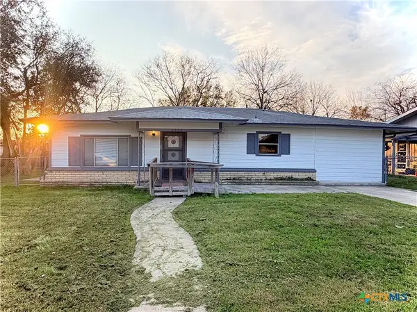 2304 Louise Street, Seguin, TX 78155