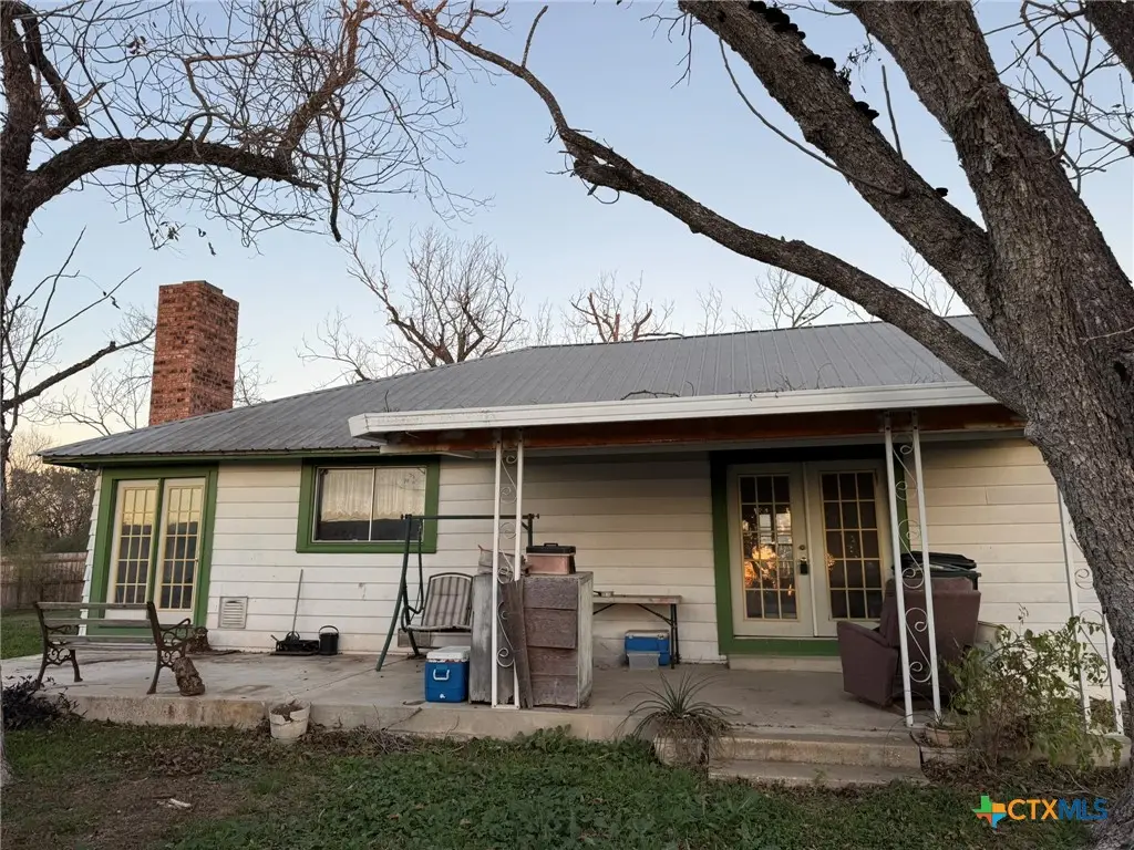 2742 W Kingsbury Street, Seguin, TX 78155 - #1