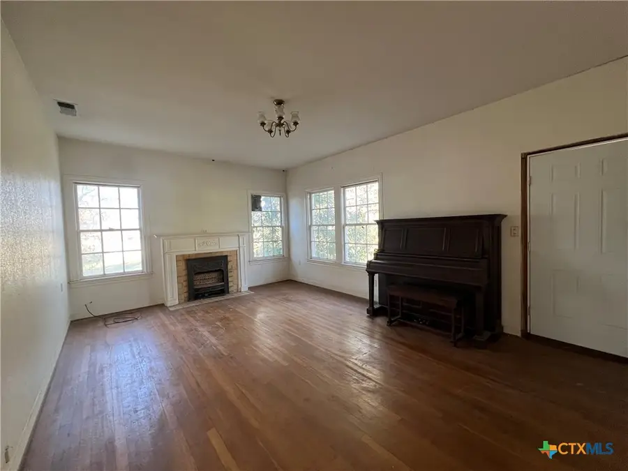 202 Shady Street, Marlin, TX 76661 - #2