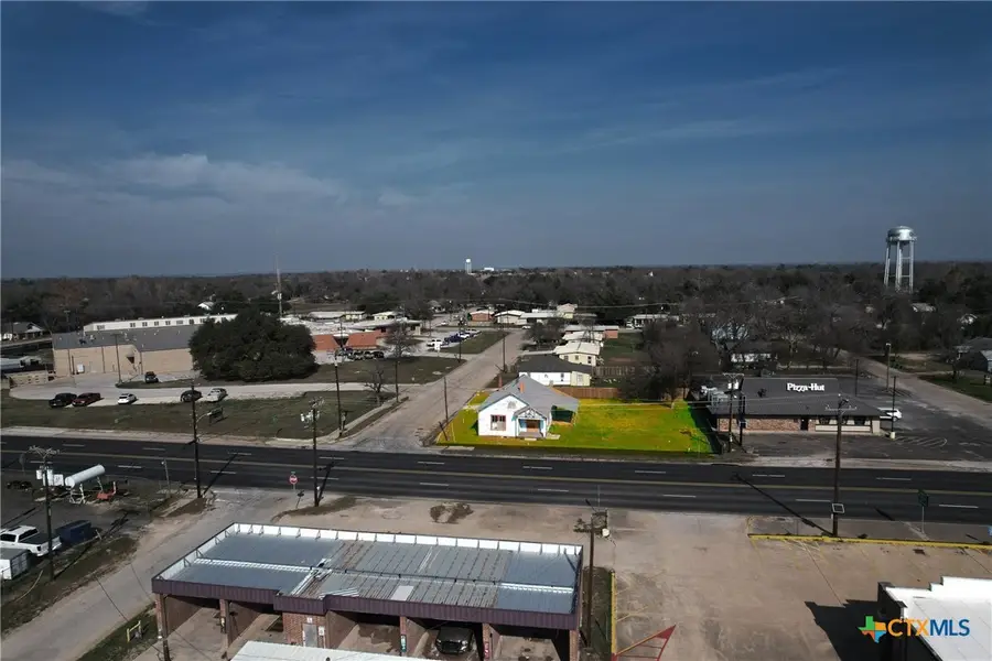 608 W 4th Street, Cameron, TX 76520 - Image #3