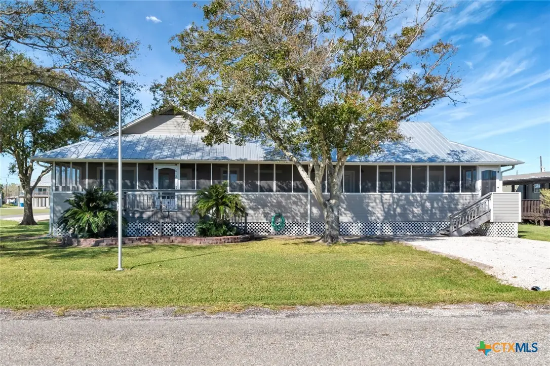 612 W Jackson Avenue, Port Oconnor, TX 77982 - Image #1
