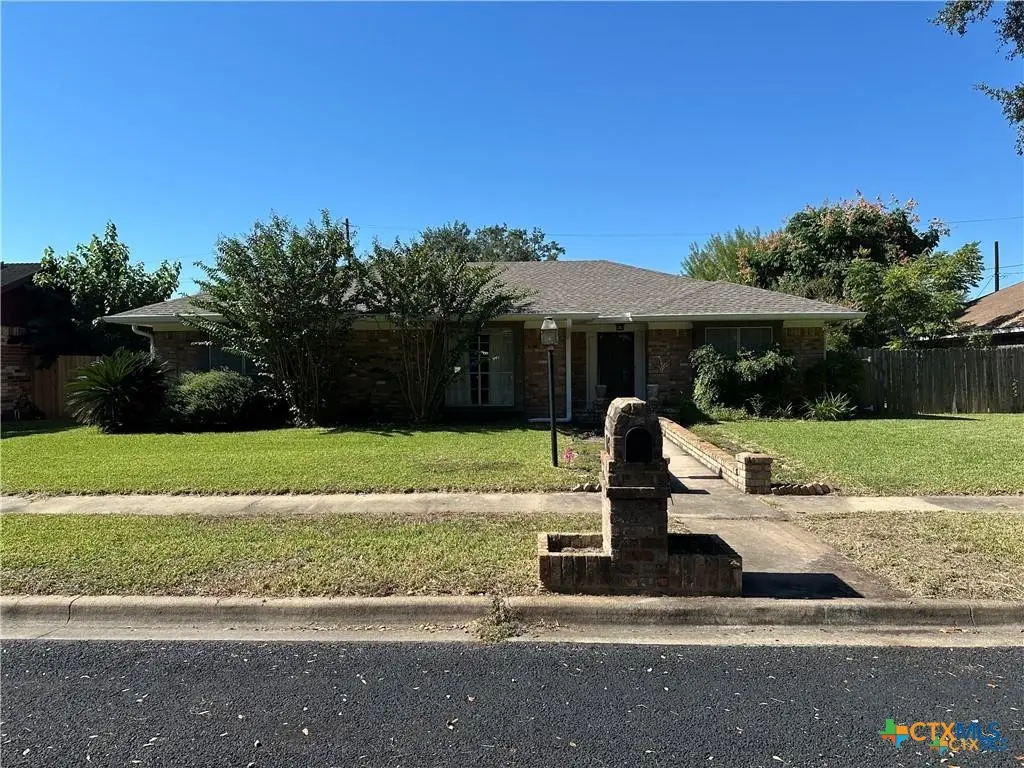 103 Oxford Street, Victoria, TX 77904 - #1