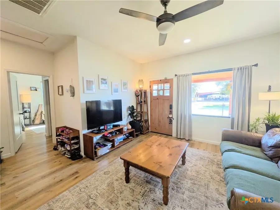 635 E Camp Street, New Braunfels, TX 78130 - Image #3